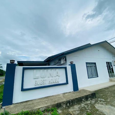 Luna Guesthouse 露娜旅馆 Semporna Esterno foto