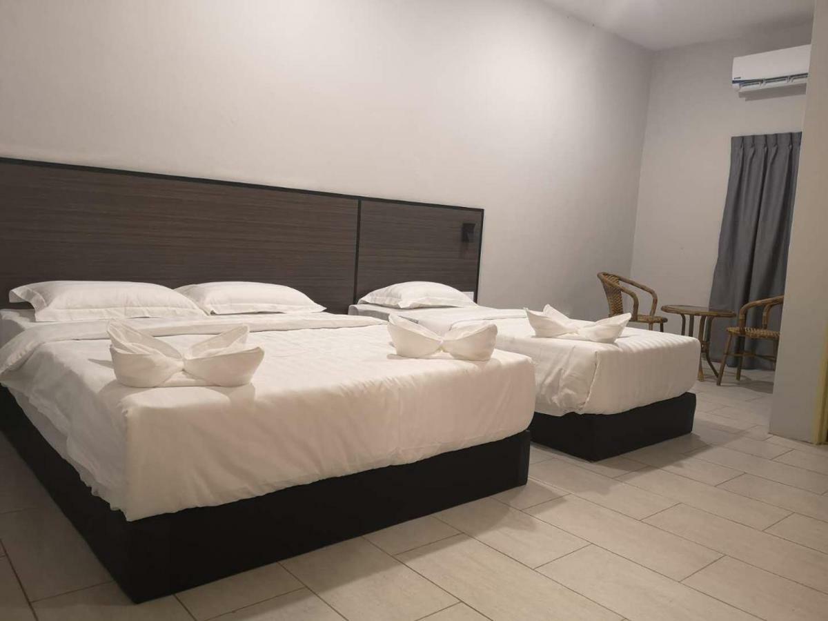 Luna Guesthouse 露娜旅馆 Semporna Esterno foto