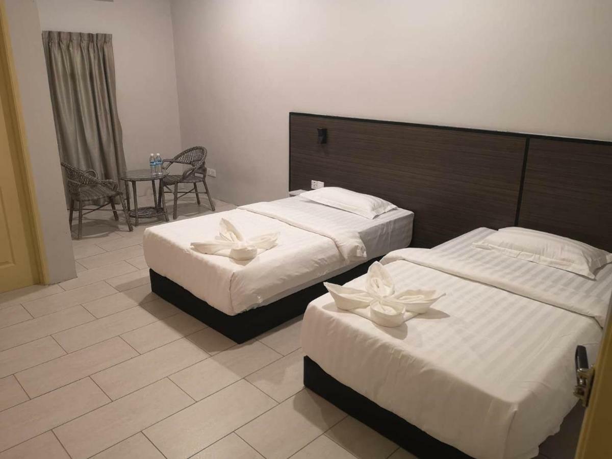 Luna Guesthouse 露娜旅馆 Semporna Esterno foto