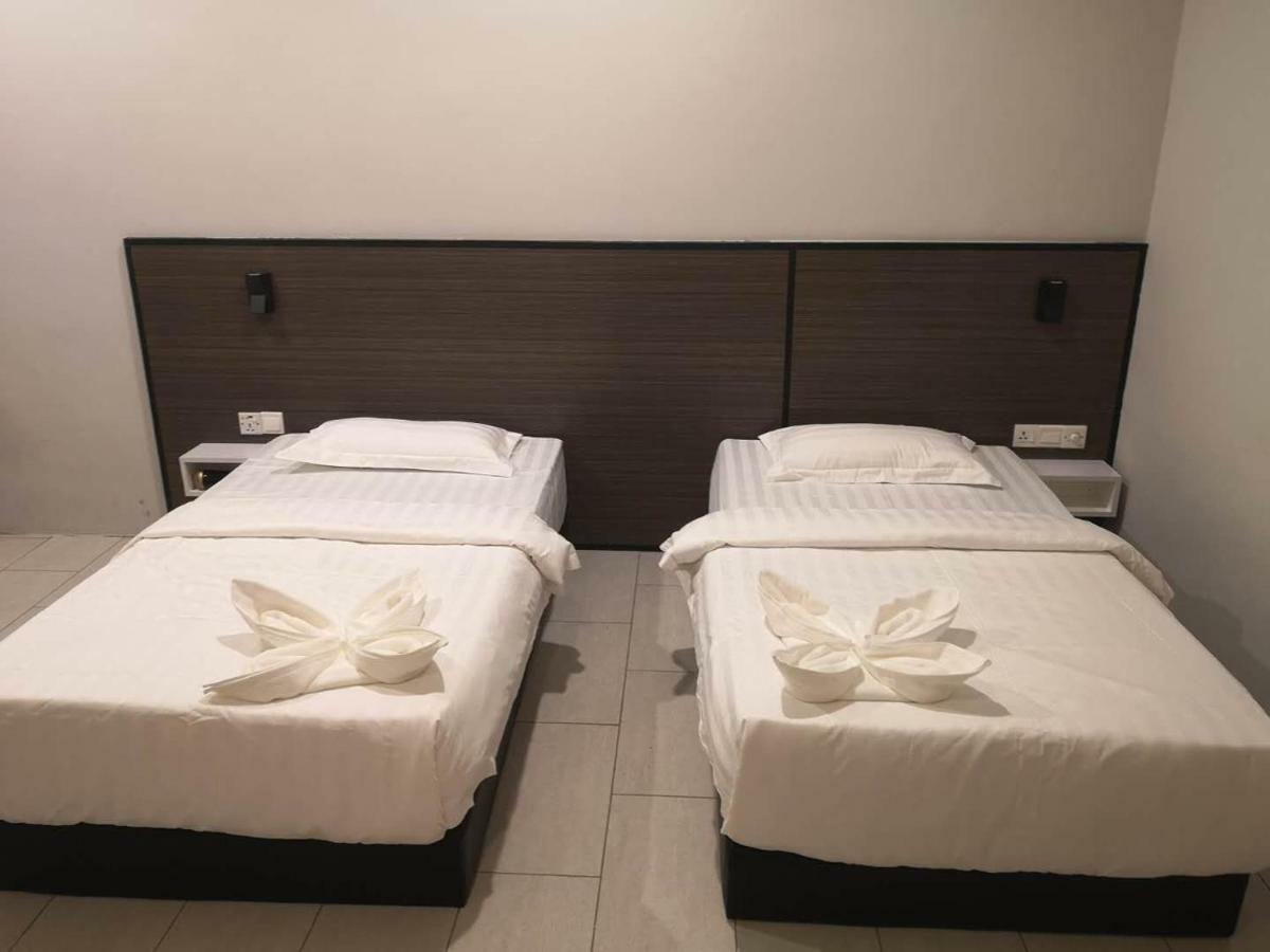 Luna Guesthouse 露娜旅馆 Semporna Esterno foto