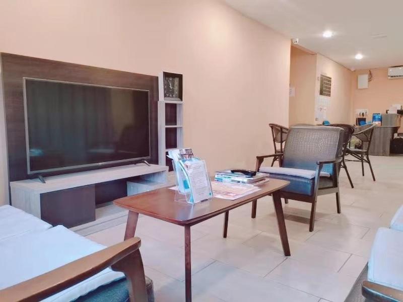 Luna Guesthouse 露娜旅馆 Semporna Esterno foto