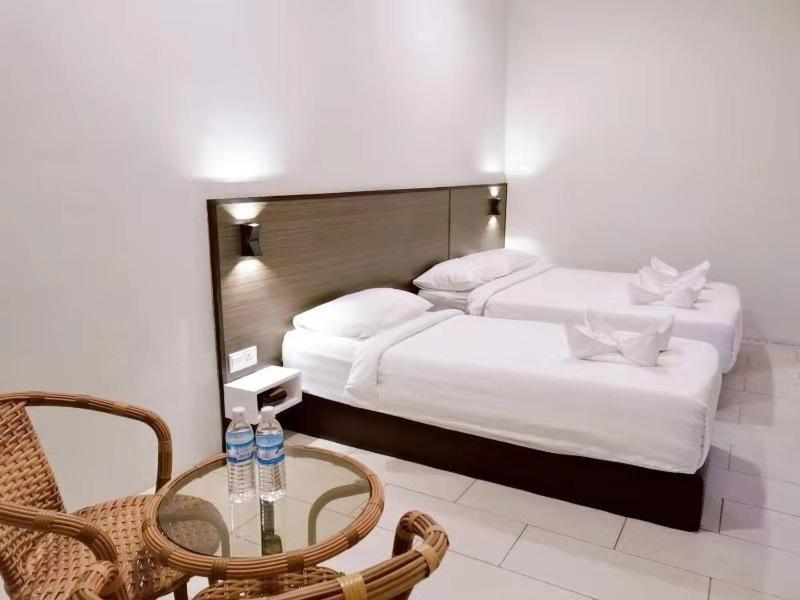 Luna Guesthouse 露娜旅馆 Semporna Esterno foto
